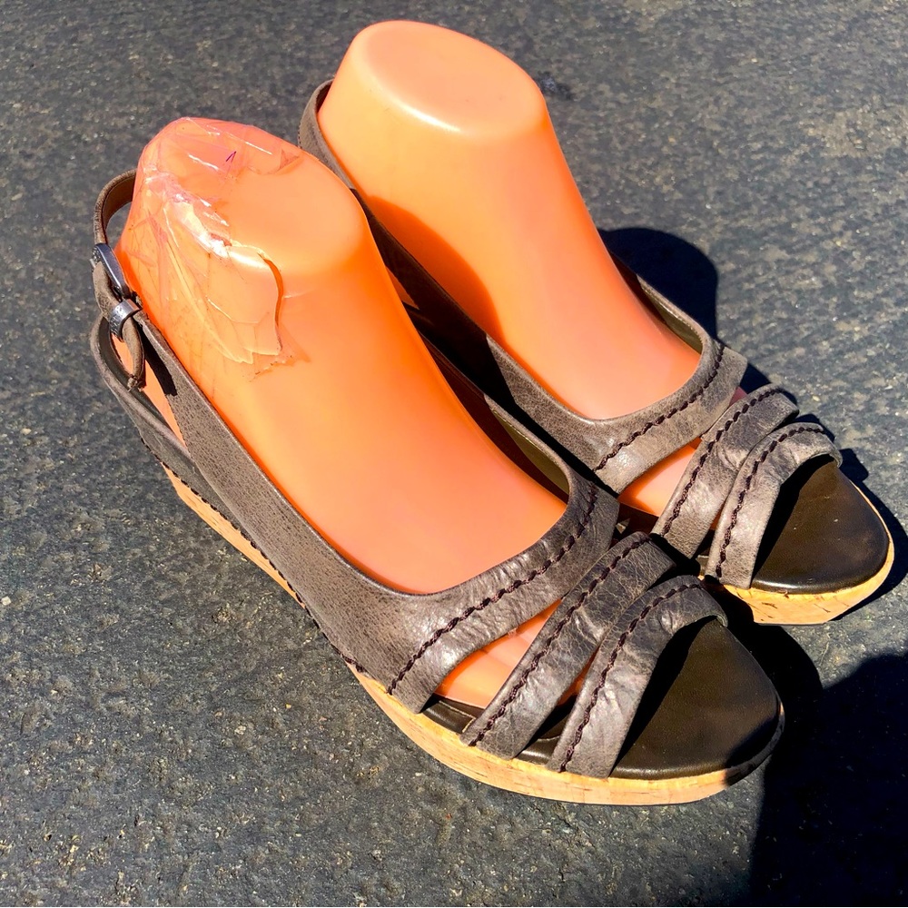 Croma Vintage Women’s Gray Wedges Ankle Strap Sandals Size 10M